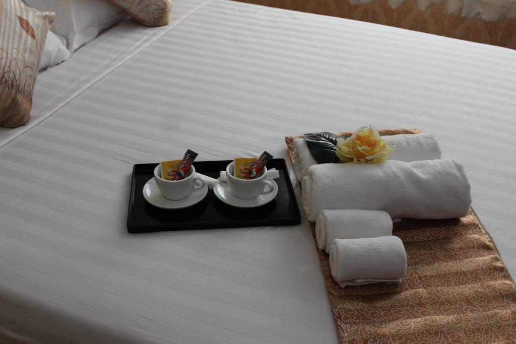Hotel Kan Kaw Yangon Dış mekan fotoğraf