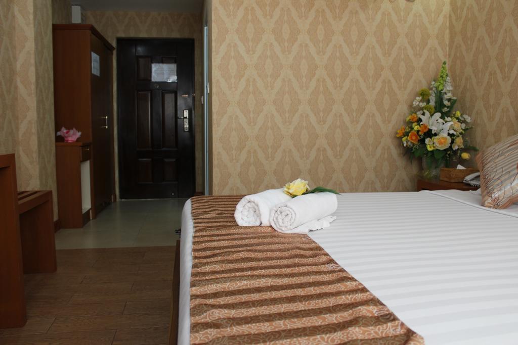 Hotel Kan Kaw Yangon Dış mekan fotoğraf