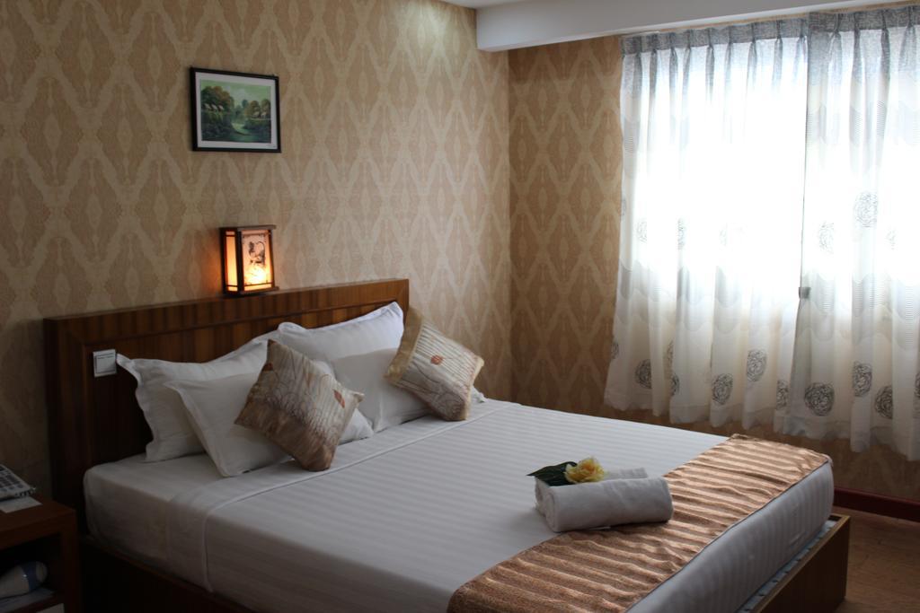Hotel Kan Kaw Yangon Dış mekan fotoğraf