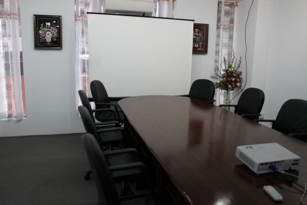 Hotel Kan Kaw Yangon Dış mekan fotoğraf