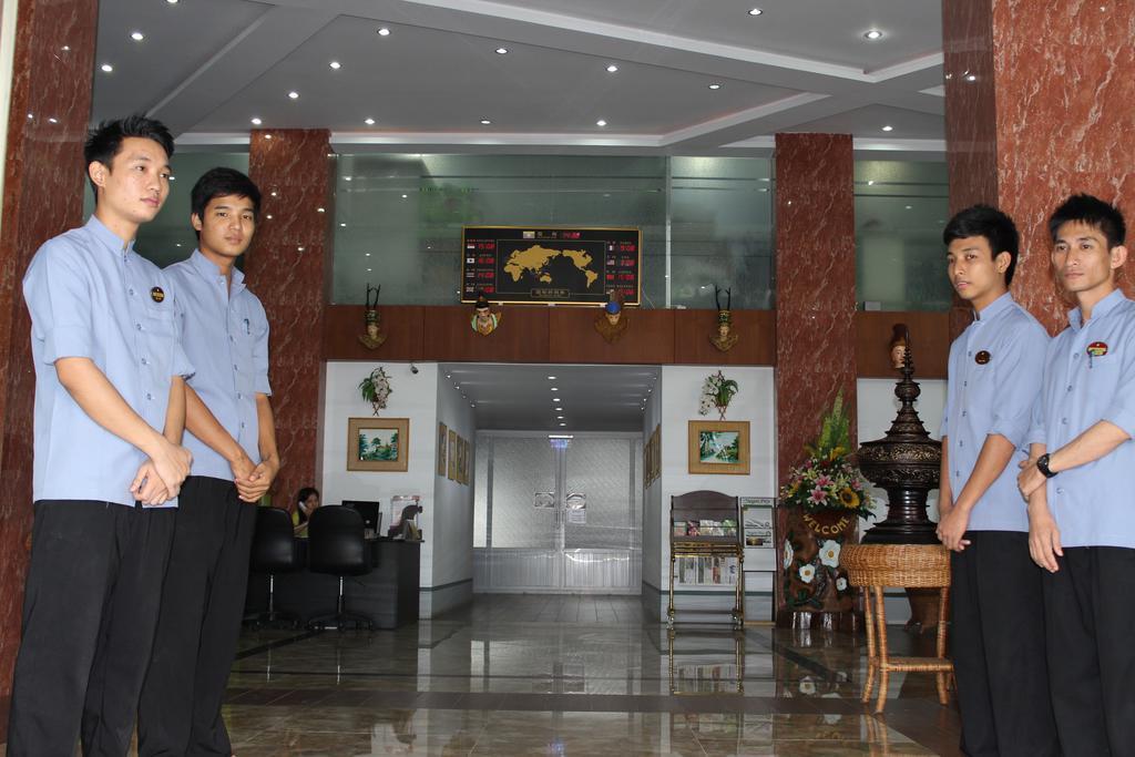 Hotel Kan Kaw Yangon Dış mekan fotoğraf